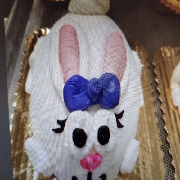 Meet your Posher, Elizabeth - Picture 1 of 1